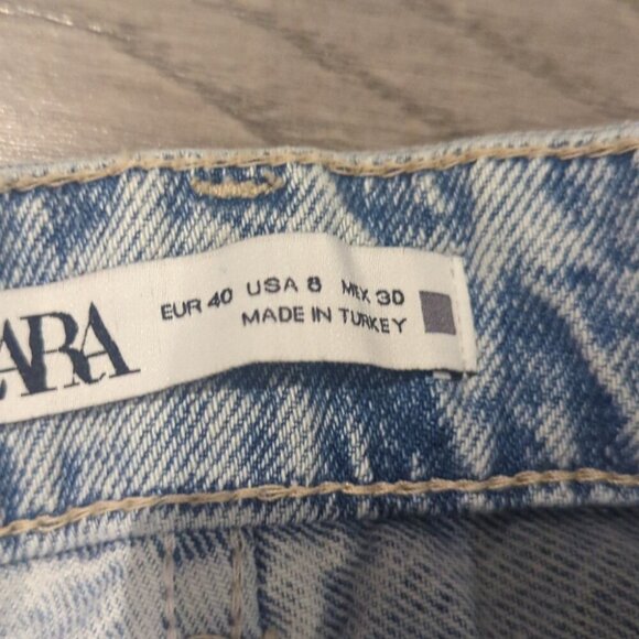 Zara 90s Boyfrirnd light blue wash wide leg high waist ripped jeans -Size 4/6 - Picture 4 of 8